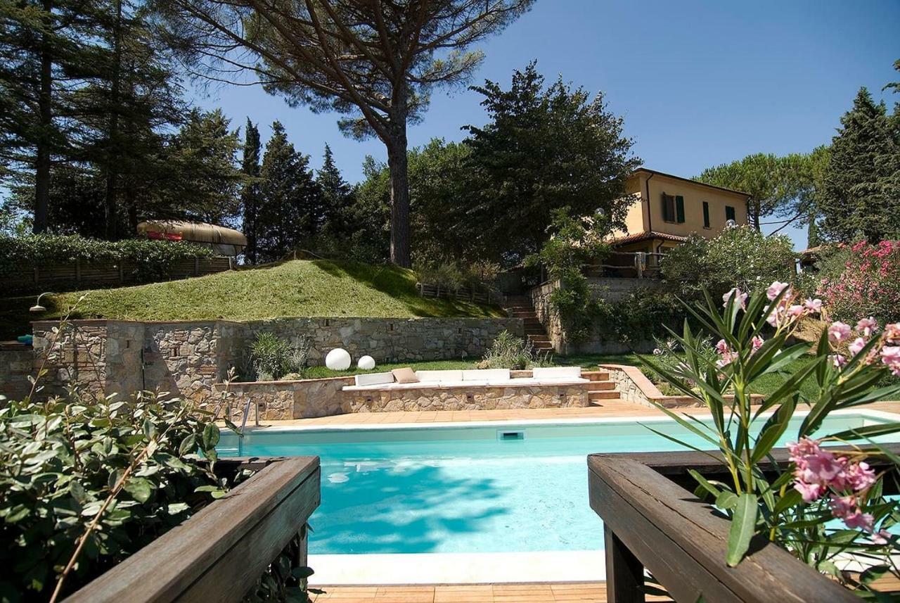 Stunning Country House Overlooking Tuscany Hills Lorenzana Eksteriør billede