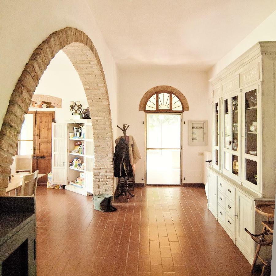 Stunning Country House Overlooking Tuscany Hills Lorenzana Eksteriør billede