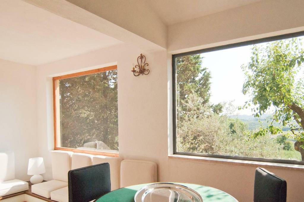 Stunning Country House Overlooking Tuscany Hills Lorenzana Eksteriør billede